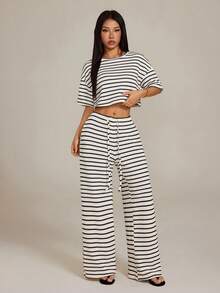 SHEIN PETITE Bộ đồ nữ thường ngày kẻ sọc gồm áo thun ngắn và quần dài, thích hợp cho mùa hè. - Màu be - Xem 4
