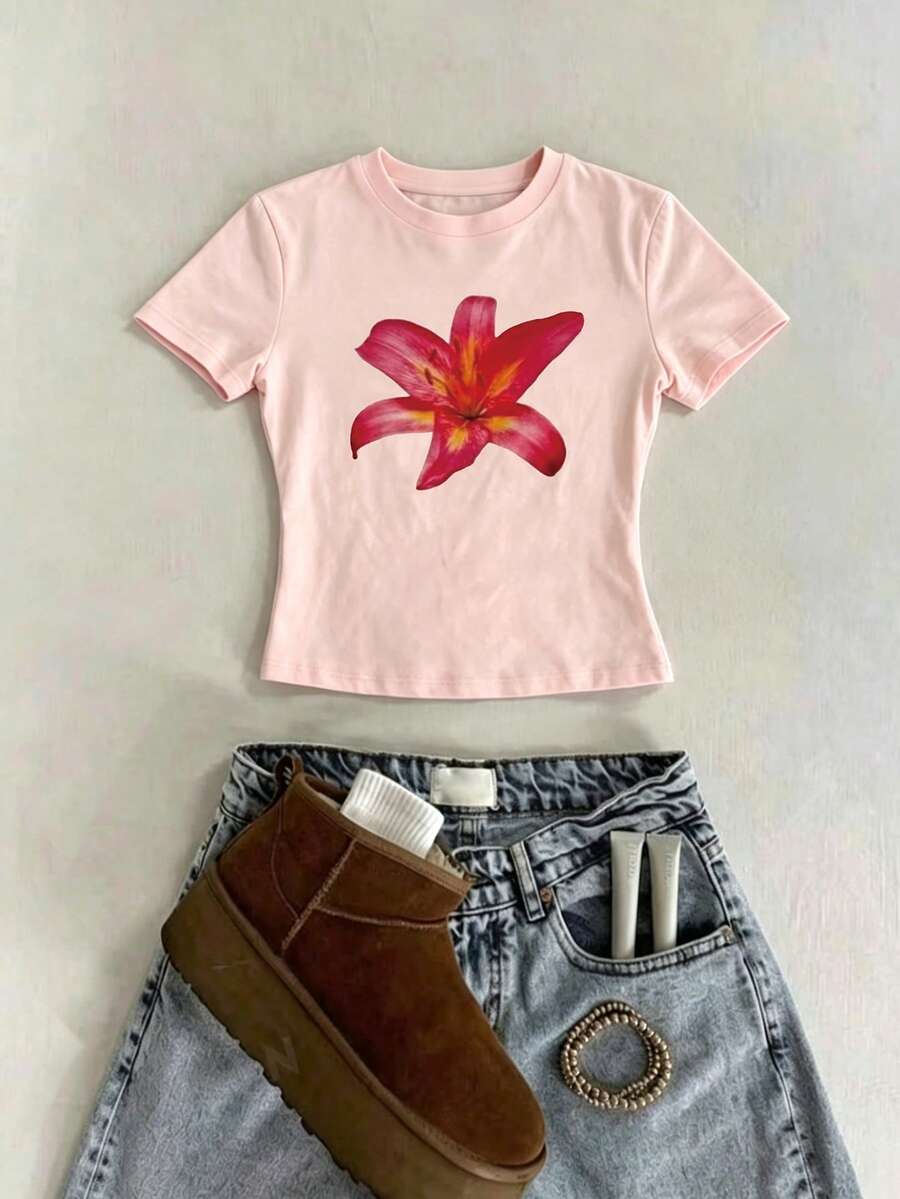 SHEIN Áo thun nữ tay ngắn màu hồng ôm dáng, in họa tiết hoa dễ thương, món đồ không thể thiếu cho mùa hè, áo thun thời trang, áo thun sành điệu, thích hợp làm quà tặng cho anh chị em, thích hợp làm quà tặng cho mẹ, quà tặng Ngày của Mẹ, áo kiểu giản dị nhưng vẫn thời trang. - Hồng - Xem 1