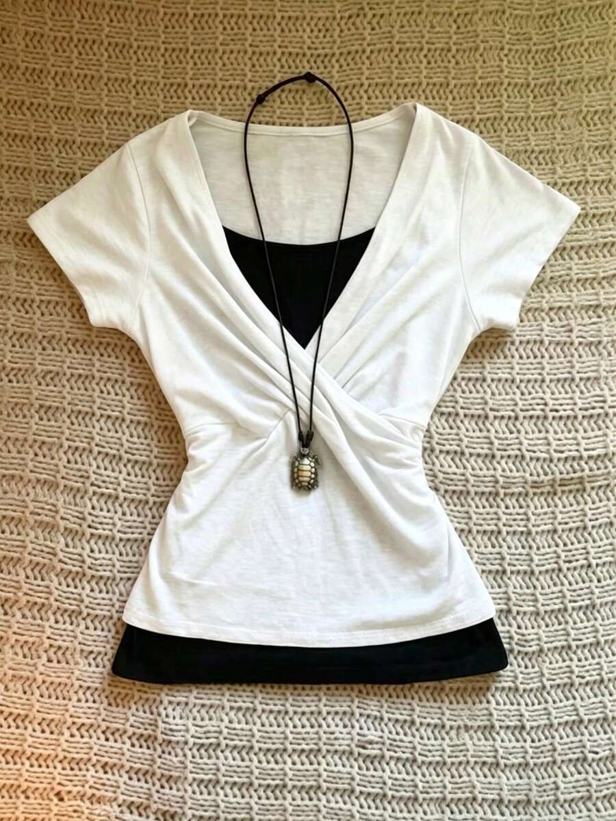 IslaSuriya Women's Casual Colorblock Short Sleeve T-Shirt For Summer - Black and White - View 1