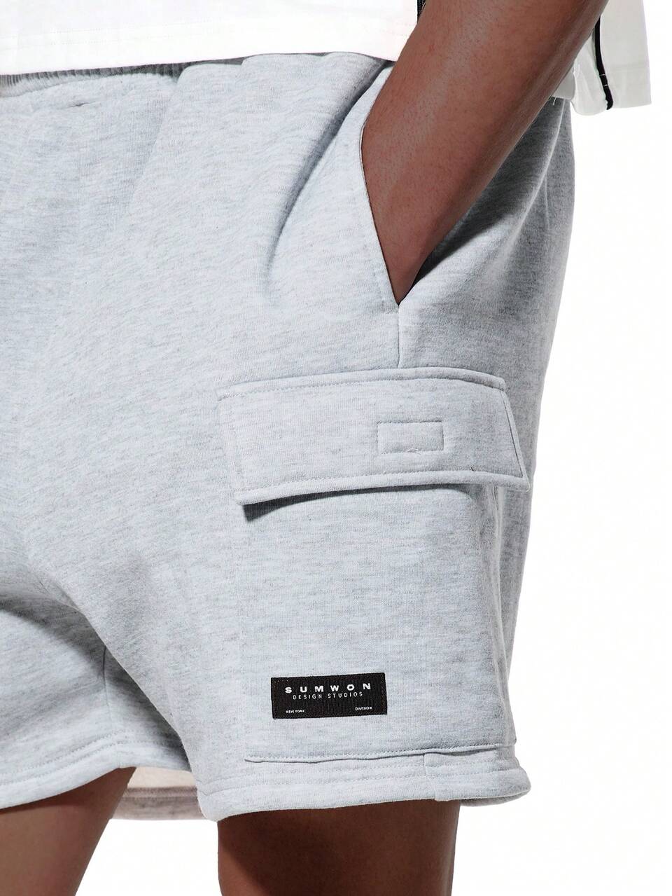 Pantaloncini cargo grigi melange con tasche laterali, vestibilità morbida, casual per l'estate