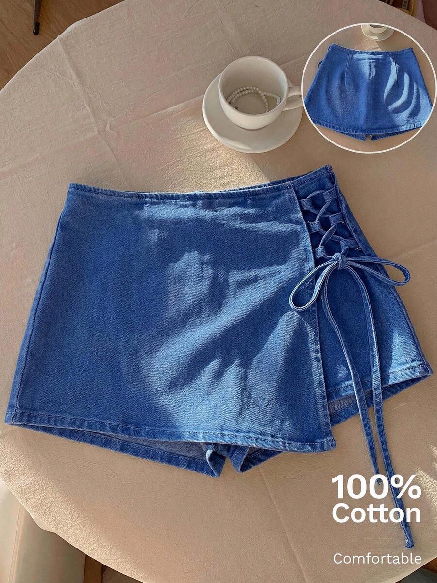 女士纯色系带不对称下摆休闲牛仔短裤，夏季嘉年华服装，通勤度假毕业典礼时尚Y2K可爱街头风派对婚礼优雅商务休闲女士商务海滩毕业复活节女士时尚牛仔迷你裙短裤，侧边系带细节，完美夏季休闲穿着女士蓝色牛仔裙短裤，侧边可调节系带和不对称下摆设计，内搭短裤 - 藍色 - 查看 1