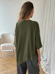 SHEIN LUNE Kaos Wanita Kasual Warna Polos dengan Hem Asimetris dan Patchwork Renda, Pakaian Sehari-hari Dasar untuk Musim Semi & Musim Panas, Atasan Musim Panas - Hijau Tentara - View 3