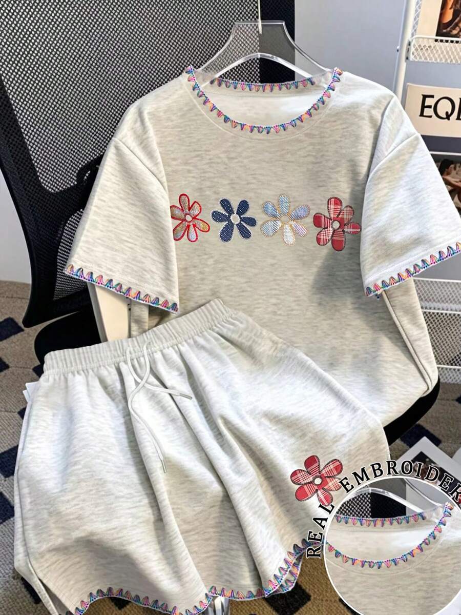 Franclia Women's Casual Floral Embroidery T-Shirt And Shorts 2 Pieces Set, Summer - Grey - View 1