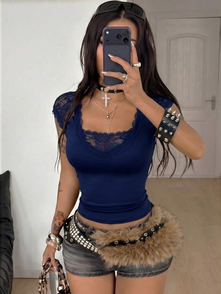 Coolane 女款夏季街頭風優雅復古演唱會Y2K日常穿搭夜生活約會蕾絲拼接深藍色胸衣V領短版T恤,夏季上衣 - 藏蓝色 - 查看 1