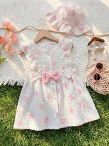 SHEIN Playful Pals 1 pieza Vestido de niña recién nacida de tela suave blanca con estampado floral rosa, cuello redondo, sin mangas, volantes en el bajo, con cierre a presión. Incluye sombrero/sombrero de sol redondo. Lindo, casual, fresco, dulce, elegante, adecuado para salidas diarias de verano, compras, escuela, viajes, fotografía, parque, fiestas y diversas ocasiones interiores/exteriores - Rosa Pálido - Ver 8