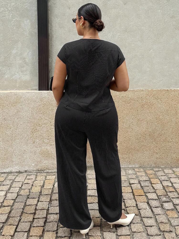 Dazy Plus Plus Size Women's Black Striped V-Neck Top And Casual Pants Two Pieces Suit, Suitable For Office And Commuting In Spring/Summer