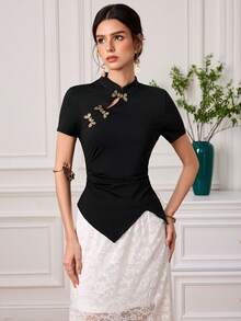 EastFlair Áo thun nữ tay ngắn xẻ tà bên hông, thiết kế túi kim loại. - màu đen - Xem 5