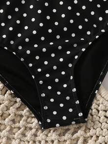 SHEIN Ensemble de tankini pour filles pré-adolescentes avec bretelles spaghetti, motif à pois noirs, décoration en nœud papillon. Tenue de plage décontractée pour les vacances - Noir - Voir 3