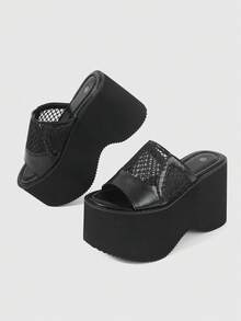 ROMWE Goth Sandalias de cuña de estilo casual y elegante con un esquema de color oscuro gótico de estilo punk para mujeres, con correas de malla calada y diseño de slip-on, perfectas para discotecas, fiestas, vacaciones y viajes diarios. - Negro - Ver 5