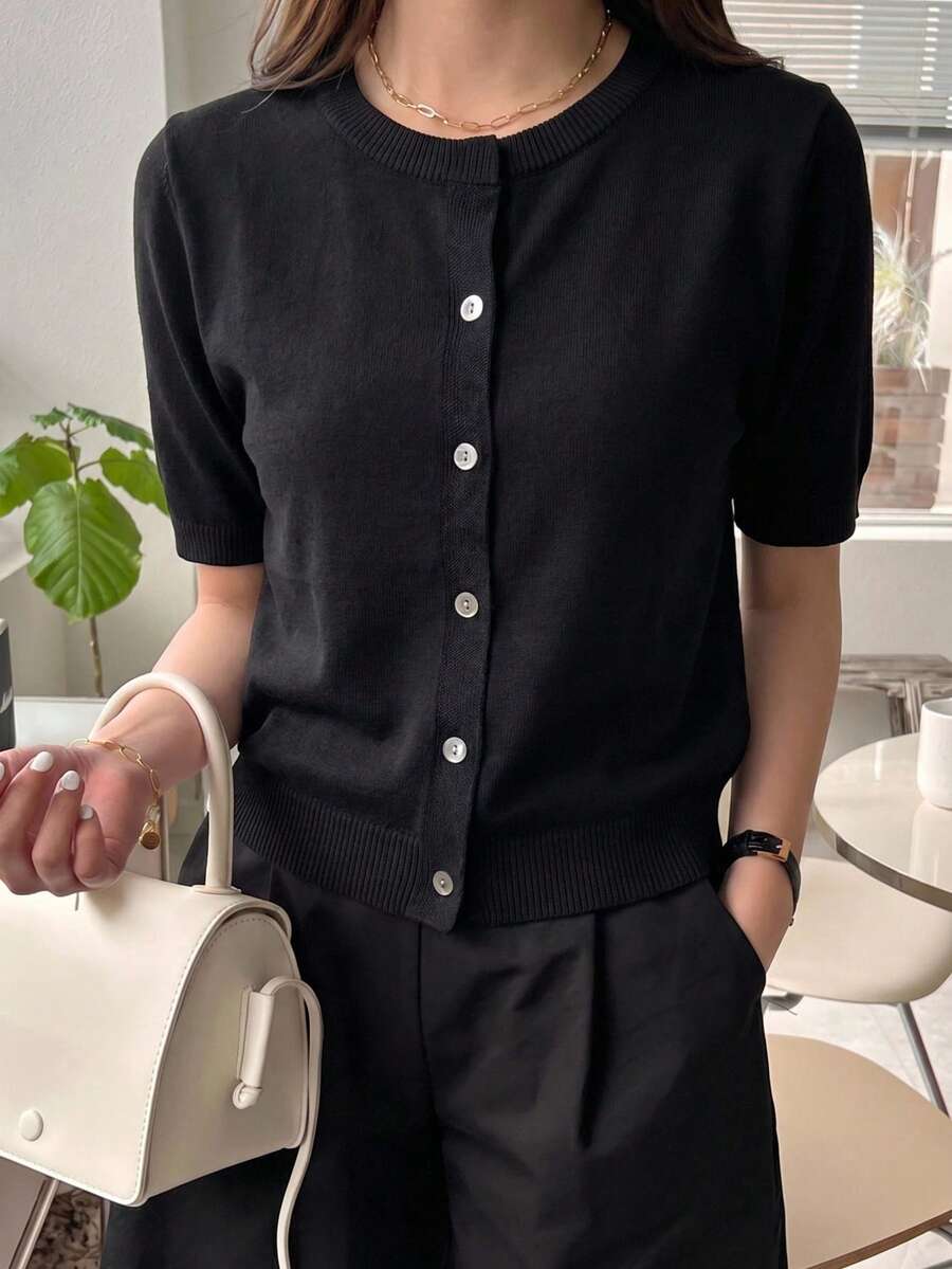 DAZY Áo khoác cardigan dệt kim tay ngắn cài nút tối giản đa năng dành cho nữ - màu đen - Xem 1