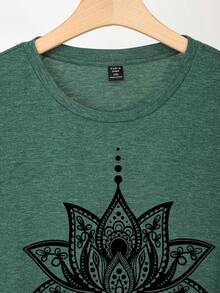 EMERY ROSE Camiseta ajustada de manga corta con cuello redondo y gráfico minimalista de loto, adecuada para el verano, tallas grandes para mujeres - Verde - Ver 7