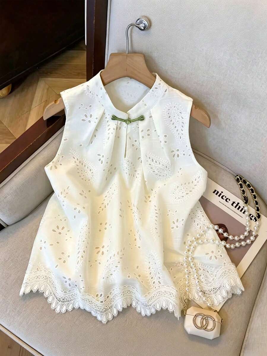 SHEIN Franclia 女士夏季新款中国风立领无袖衬衫,镂空刺绣蕾丝下摆设计,设计感十足,中国风,通勤上衣,白色,度假风衬衫 - 白色 - 查看 1