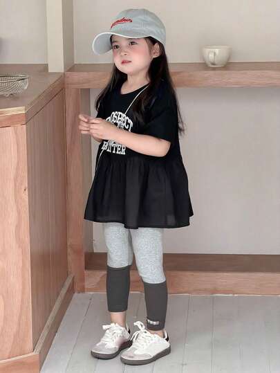 Dazy Kids Áo thun ngắn tay dáng rộng, cổ tròn, xếp ly, phối chữ, in họa tiết, dành cho bé gái (size nhỏ)
