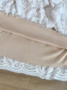 SHEIN Elladie kids 少女黑色撞色蕾丝边腰部花卉提花面料优雅泡泡袖迷你连衣裙 - 杏色 - 查看 7