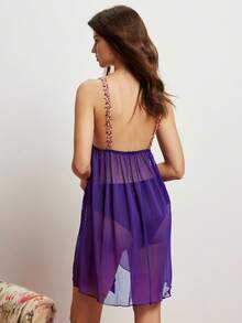 Elorette Camisón romántico de mujer con parches de malla púrpura, encaje floral 3D, cordones delanteros y volantes en el bajo, transparente - Morado Violeta - Ver 2