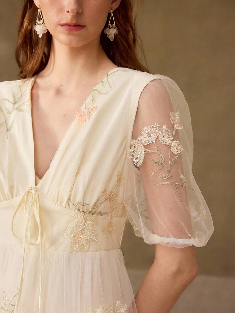 WOMEN'S EMBROIDERED MESH V-NECK SHORT SLEEVE FLARED HEM ELEGANT DRESS, ROMANTIC STYLE FOR SPRING/SUMMER