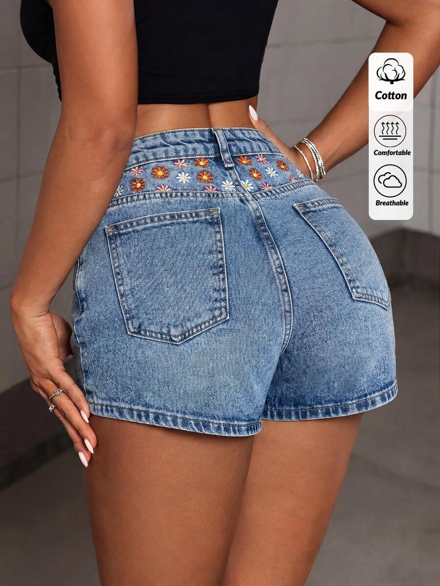 SHEIN 高腰爱心刺绣牛仔短裤 - 浅色水洗硬质牛仔布 - 淺色水洗藍 - 查看 1