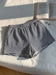 Comfortcana Quần short nữ dáng rộng cạp trung kẻ sọc xanh dương, thích hợp cho kỳ nghỉ, đi làm, đi hẹn hò, tụ họp, mùa thu/đông/hè, Giáng sinh, Năm mới, Lễ Tạ ơn, tiệc tùng, đám cưới, đi biển, lễ tốt nghiệp, v.v. Thời trang, thanh lịch, giản dị, đi chơi, hẹn hò, đặt chỗ, đi làm, sáng bóng, Ngày lễ tình nhân, sang trọng, kỳ nghỉ, giản dị, Y2K, đi chơi, lễ tốt nghiệp, v.v. - Nhiều màu - Xem 5