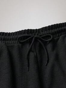 Officeau Pantalones cortos de carga negros para hombres con cordón de color contrastante, estilo callejero para el verano - Negro - Ver 3