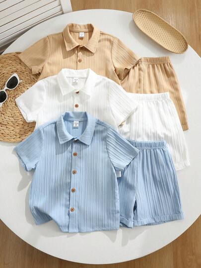 SHEIN Conjunto de 6 piezas de camisa de manga corta y pantalones cortos casuales y escolares para niños, con estilo cómodo, minimalista y práctico, con tela texturizada y diseño lindo, adecuado para primavera/verano, uso diario, deportes, salidas, campus, reuniones, festivales, actuaciones y fotografía.