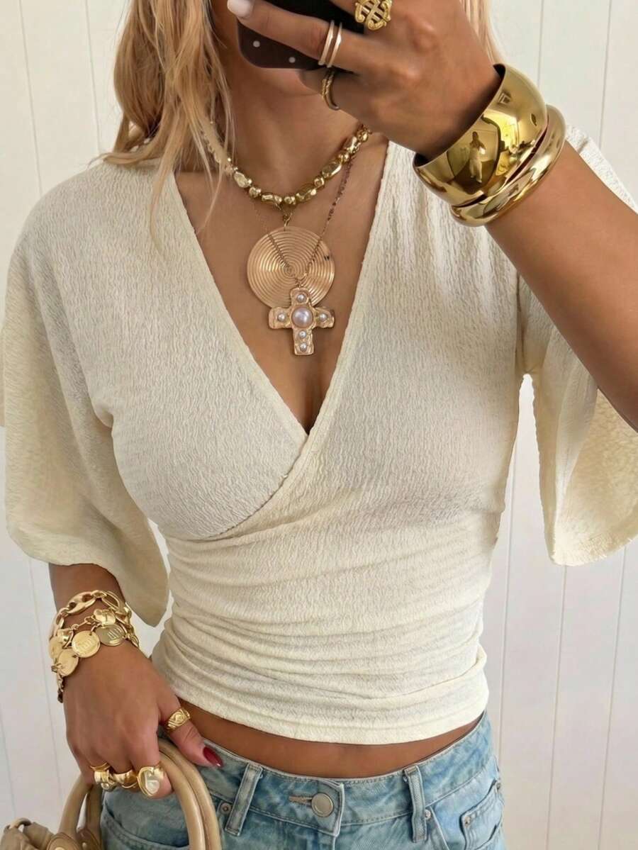 SHEIN EZwear 女士夏季休闲沙滩度假简约纯色深V领蝙蝠袖褶皱短款上衣 - 杏色 - 查看 1