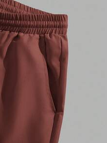 Manfinity ZONE917 Bộ đồ nam gồm áo dệt kim màu mơ ôm dáng và quần short dệt màu nâu. - màu nâu - Xem 5