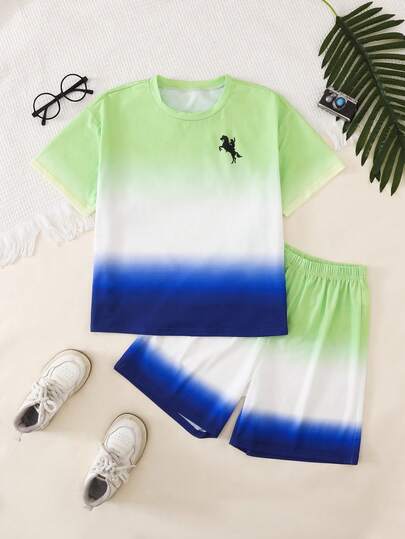 SHEIN Tween Boy Ombre Knight Print Short Sleeve T-Shirt And Shorts Casual Daily Outfit