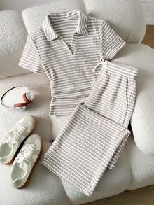 SHEIN Tween女孩春夏季針織紋理簡約學院風收腰短版 Polo T恤與長褲兩件套，返校穿搭 - 卡其色 - 查看 8