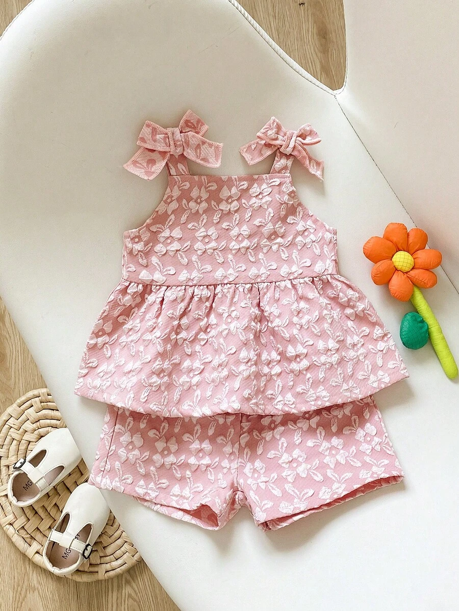 SHEIN Playful Pals 2件套女婴幼儿/新生儿0-3岁休闲日常可爱度假条纹蝴蝶结装饰吊带背心+短裤套装,春夏款 - 粉色 - 查看 1