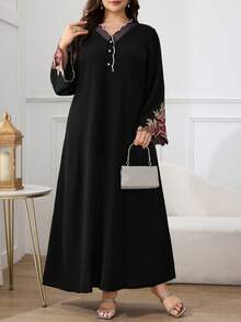 Al Najma 大码女式优雅花卉刺绣网纱拼接宽松阿拉伯风格连衣裙 - 黑色 - 查看 5