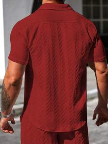 Manfinity Homme Men's Casual Summer Holiday & Commute Solid Color Textured Fabric Short Sleeve Shirt - Red - View 2