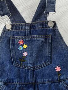 SHEIN Vintaside Kids 女童休闲甜美花卉刺绣牛仔背带短裤 - 深色水洗藍 - 查看 7