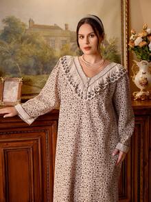 PalaceNights Gaun Tidur Ukuran Besar Lengan Panjang Longgar Berkerah V Motif Bunga Vintage dengan Bordir Renda - MultiWarna - View 5