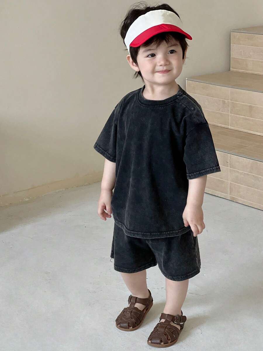 Dazy Kids 2件套幼儿男童圆领短袖T恤和宽松长裤套装 - 杏色 - 查看 1