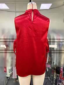 SHEIN Franclia Camisa sin mangas con corbata de moño de satén, cuello alto, con rhinestones - Rojo - Ver 2