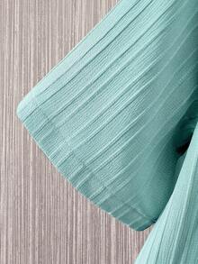 Manfinity Homme Setelan Kasual Pria 2 Potong: Kemeja Lengan Pendek Kancing Tunggal Warna Polos dan Celana Pendek - Mint Blue - View 3