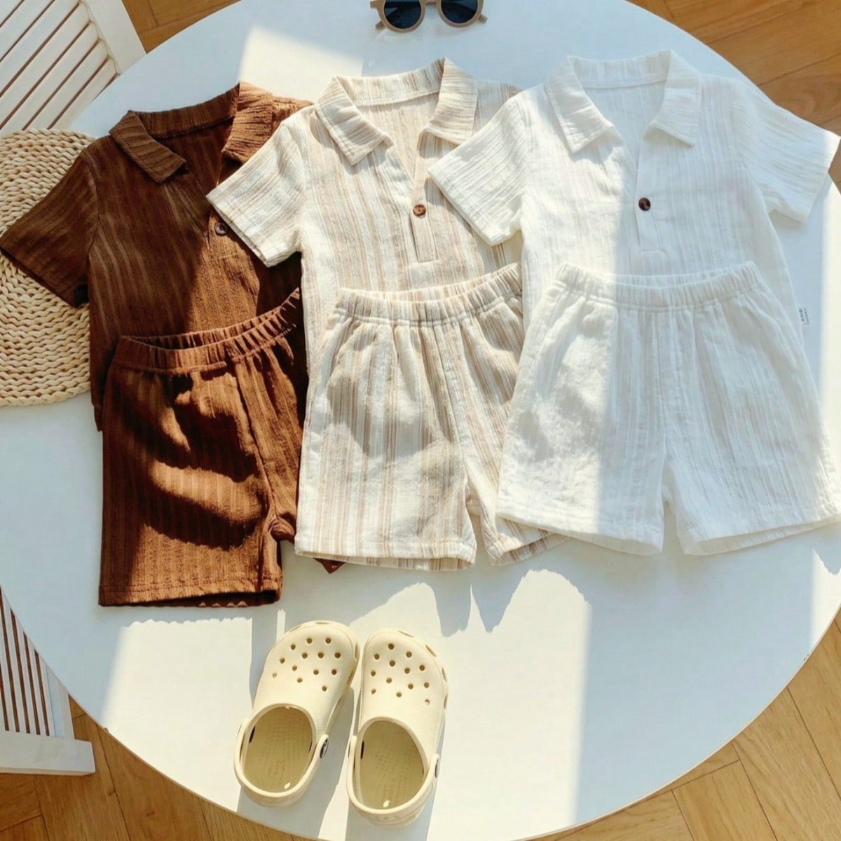 Set de 6 piezas de conjuntos casuales de estilo academia para niños, compra 1 y llévate 2 gratis, incluye camisa de polo de manga corta, pantalones