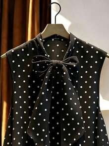 GlowEve Camisa casual sin mangas con estampado de lunares y nudo delantero para mujer, verano - Negro - Ver 4