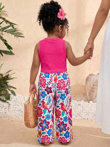 SHEIN 2 Stücke Baby Mädchen gestrickter einfarbiger Lässig Weste und Ditsy Blumen Hose Set, Baby Mädchen Zweiteiler Set, Mädchen Tropisches Outfit, Baby Mädchen Tropischer Urlaubskleidung, Orange Kleinkind Zweiteiler Outfit, Hawaiianische Kleinkind Outfits - Heißes Pink - Übersicht 2