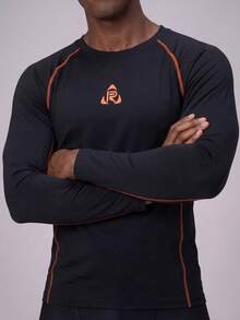 ZELFYO Camiseta de protección solar de manga larga con cuello redondo y ribete de contraste con estampado de letras para hombres - Negro - Ver 6