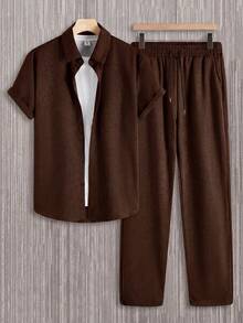 Manfinity Homme Bộ quần áo nam thường ngày, màu trơn, tay ngắn, cài cúc phía trước, gồm áo sơ mi và quần. - Rỉ Nâu - Xem 3