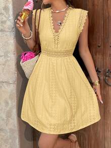 SHEIN Frenchy Đầm thanh lịch không tay cổ chữ V phối ren tương phản dành cho nữ - Màu be - Xem 6