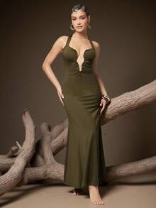 Hauture Curved Hardware Keyhole Halter Maxi Dress - Army Green - View 3