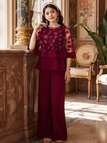 Bộ ba món thời trang, thanh lịch và cá tính gồm chất liệu lưới xuyên thấu, vải voan mỏng, họa tiết hoa 3D, miếng đệm vai có thể tháo rời, phom dáng ôm sát, áo tank top đa năng và quần ống rộng dáng suông. - Màu Đỏ Sâu - Xem 4