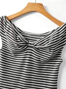 GlowEve 女士卡其色菠萝提花露肩荷叶边修身夏季新款时尚优雅T恤 - 黑色 - 查看 4