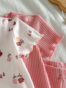 Loomiva 4件套新生女宝宝夏季休闲碎花荷叶边圆领短袖上衣和裤子针织罗纹睡衣套装 - 彩色 - 查看 3