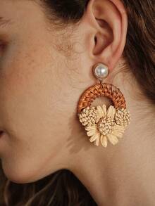 Opalesca 1 paire de boucles d'oreilles élégantes et bohèmes en fleurs tressées en raphia pour femmes (tissées à la main, chaque paire est unique). Premium/Élégant/Classique/Port quotidien/Minimaliste, Perle/Cristal, Été/Plage/Bal/Fête/Vacances, Fiançailles/Mariage/Promesse, Mariée, Cœur/Floral, Fairycore/Mermaidcore, Plaqué or 18 carats - Tabac - Voir 2