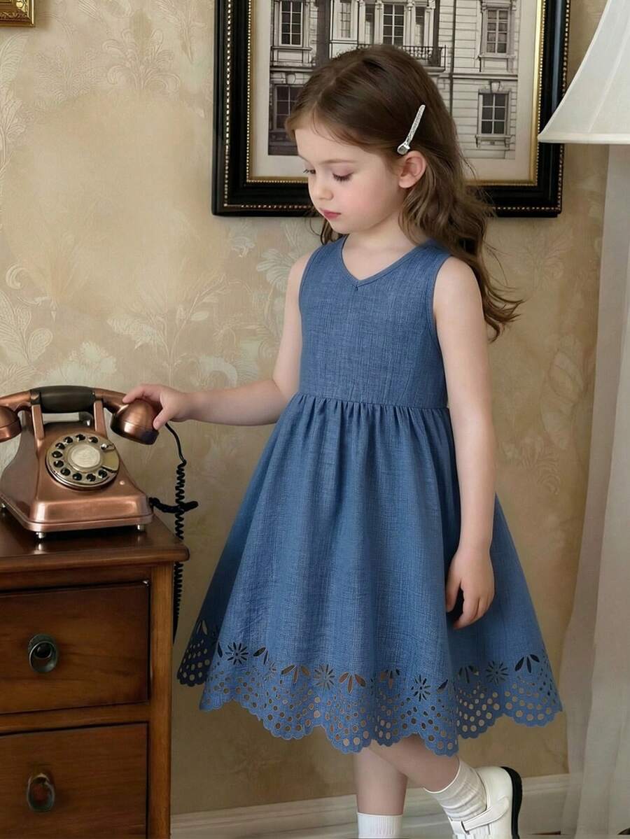 SHEIN 1pc Girls Casual Cute Woven V-Neck Backless Bow Decor Patchwork Laser Cut Hem Fitted Sleeveless Dress, Elegant For Daily Wear And Gatherings - Blue - View 1