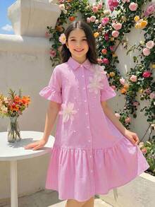 SHEIN 少女条纹3D立体花朵装饰荷叶边连衣裙，适合日常外出、学校活动、商场购物、家庭出游等多种场合。 - 粉色 - 查看 4