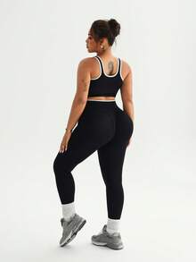 Dewbera Dewbera Plus Size Women Contrast Color Close-Fitting Comfortable Sports Set - Black and White - View 2
